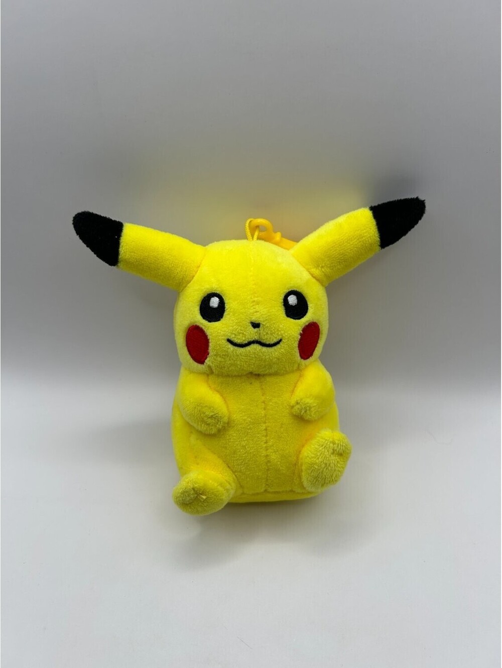 Nintendo Pokemon Pikachu Backpack Clip Keychain 13 cm Yellow 1997 Vintage